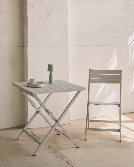 Collapsible outdoor table made of aluminum with light gray finish 70 x 70 cm