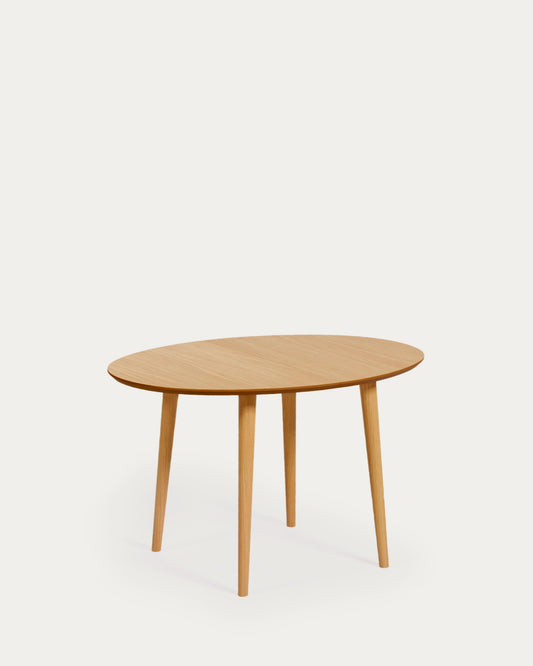 Oqui ovalni sto na razvlačenje sa hrastovim furnirom i nogama od punog drveta, Ø 120 (200) x 90 cm