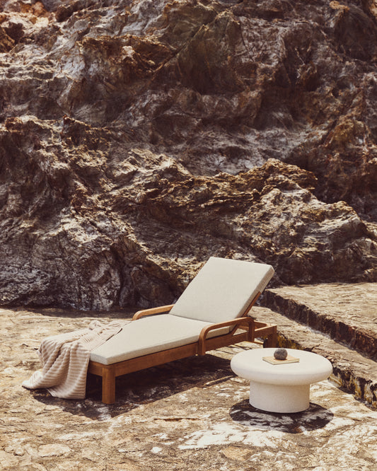 Sonsaura lounge chair made of solid eucalyptus wood FSC 100%