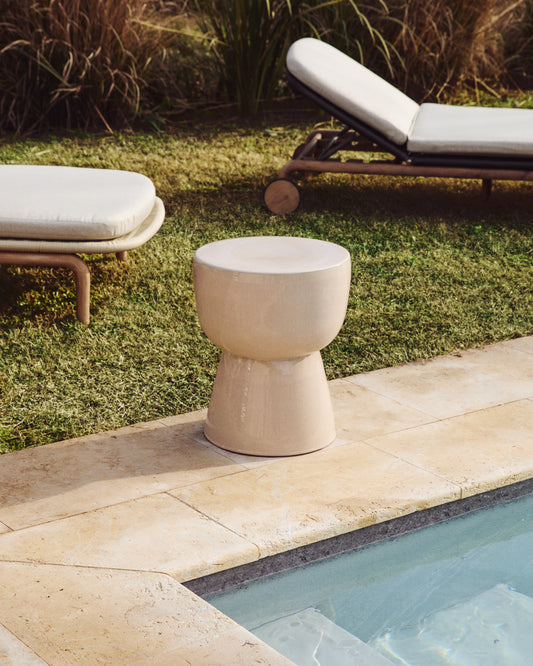 Outdoor side table Mesquida made of ceramic with a glazed finish in a raw (crudo) shade Ø 36 cm