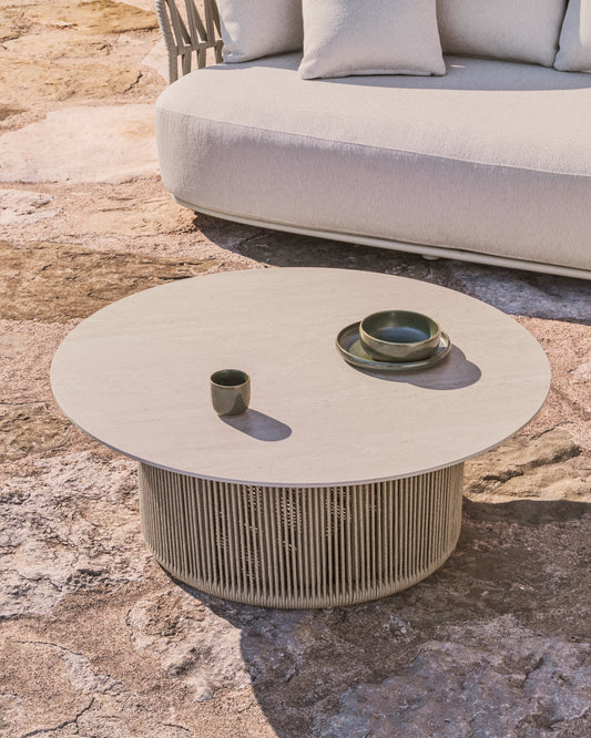 Klub sto za spoljašnji prostor Orosei od sinterovanog kamena, aluminijuma u natur boji i bež užeta Ø 90 cm