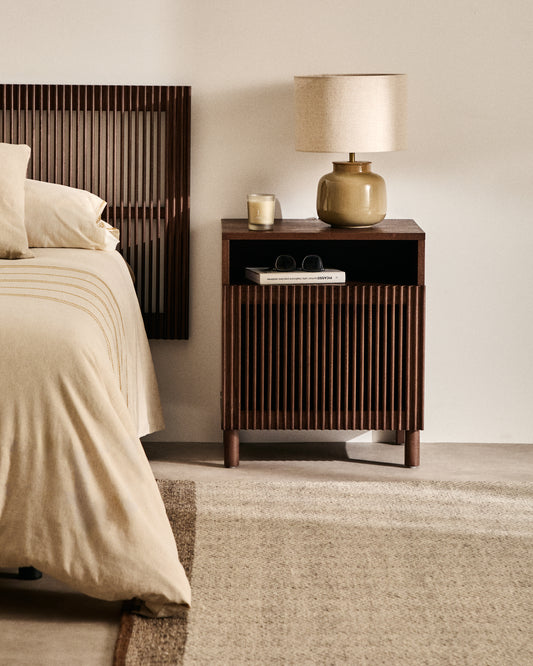 Beyla noćni stočić u jasenovom furniru i nogarama od punog jasena sa orahovim završetkom 53 x 62,5 cm FSC 100%