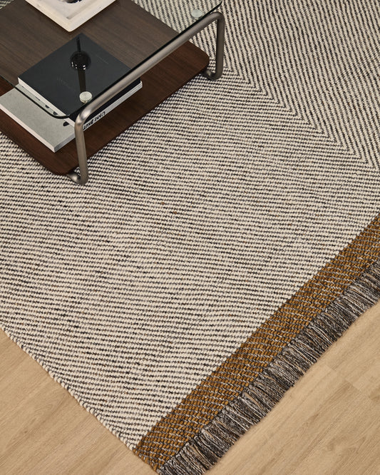 Brina beige wool carpet with herringbone jacquard 230 x 160cm