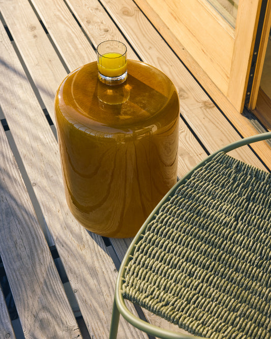 Outdoor side table Mesquida in ceramic with glazed yellow (mostarda) finish Ø 35 cm