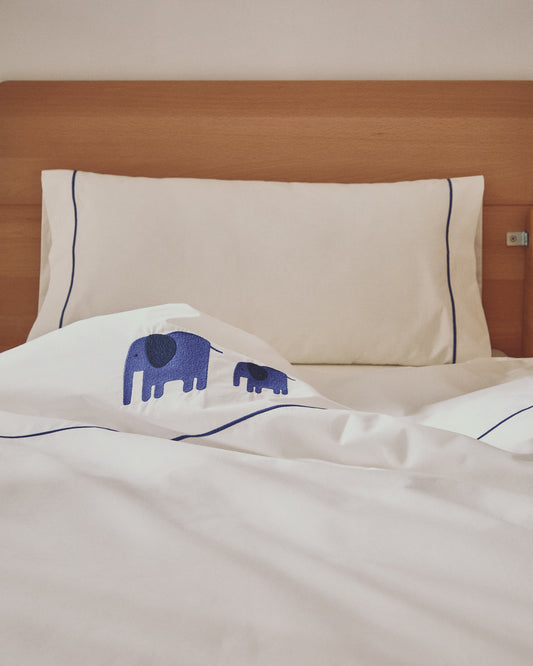 Tandari bedding set, quilt and pillowcase in beige cotton percale with elephant embroidery, for crib