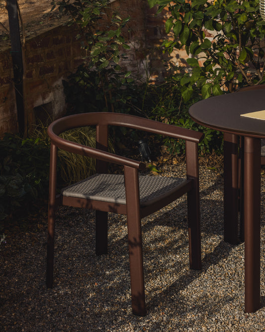 Erica folding outdoor chair made of aluminum and rope in brown color