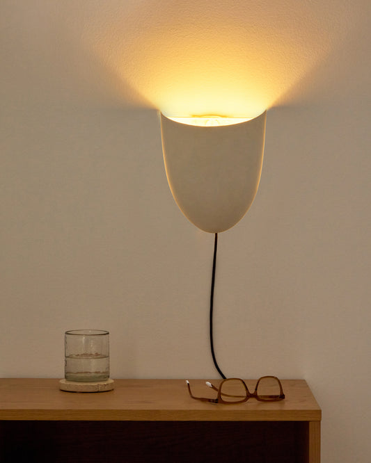 Nibla wall lamp in white metal with clay effect