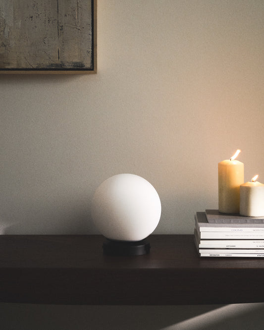 Brisia metalna zidna lampa sa crnim finišem i 1 mat staklenom kuglom Ø15cm