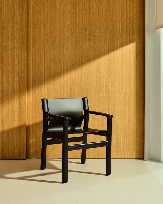 Jan chair in black recycled leather fiber and FSC 100% solid ash wood with black finish