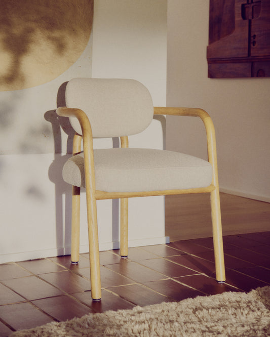 Melqui beige chair made of solid oak wood with a natural finish