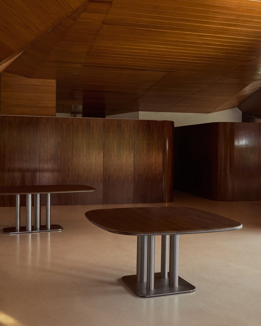 Melvar table in walnut veneer with brushed stainless steel legs 121 x 121cm