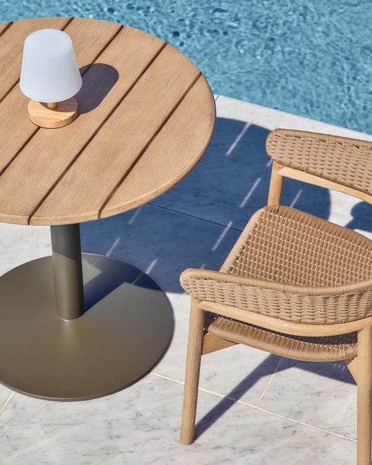 Esilda round outdoor table with FSC 100% acacia top Ø80cm and green steel base Ø55x72cm