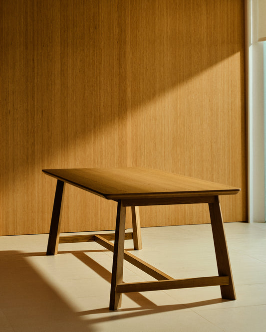 Idun table in veneer and solid oak wood with natural tone finish FSC Mix Credit 220x100cm