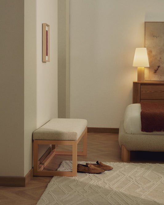 Loya klupa u bež šenilu i bukovom drvetu 128 cm