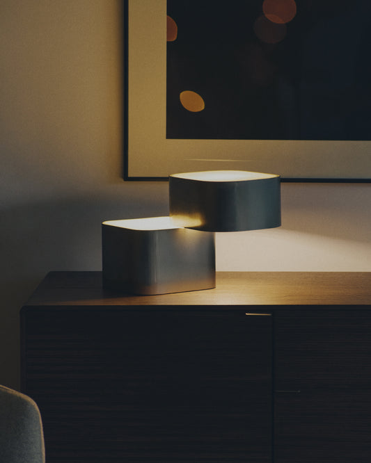 Tandan table lamp in gray metal with a brushed finish