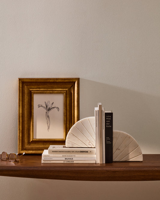 Serela bookend in white marble