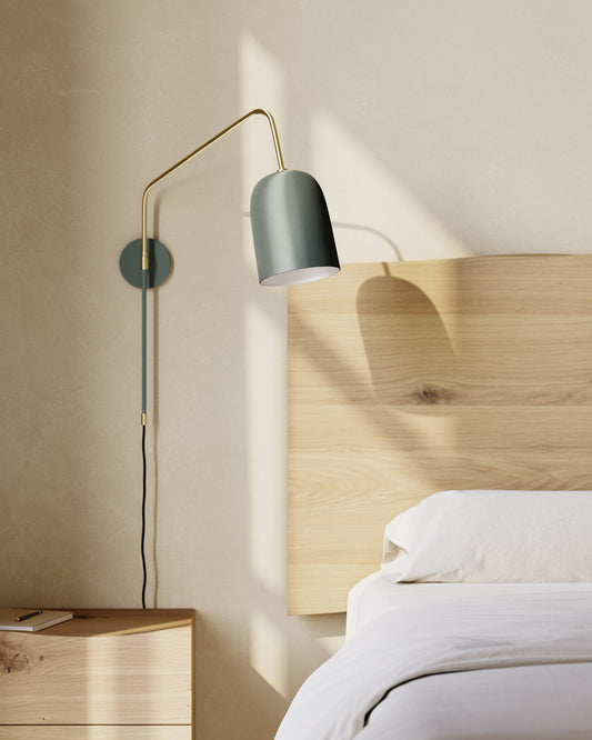 Audrie wall lamp made of steel with green color