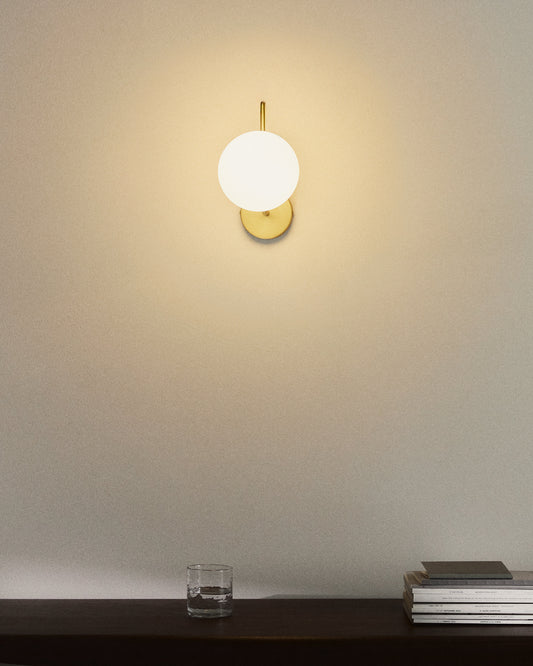 Brisia metal wall lamp with brushed brass finish with arms and 1 frosted glass ball Ø15cm