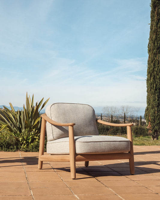Outdoor armchair Elunda made of solid teak wood, FSC 100%.