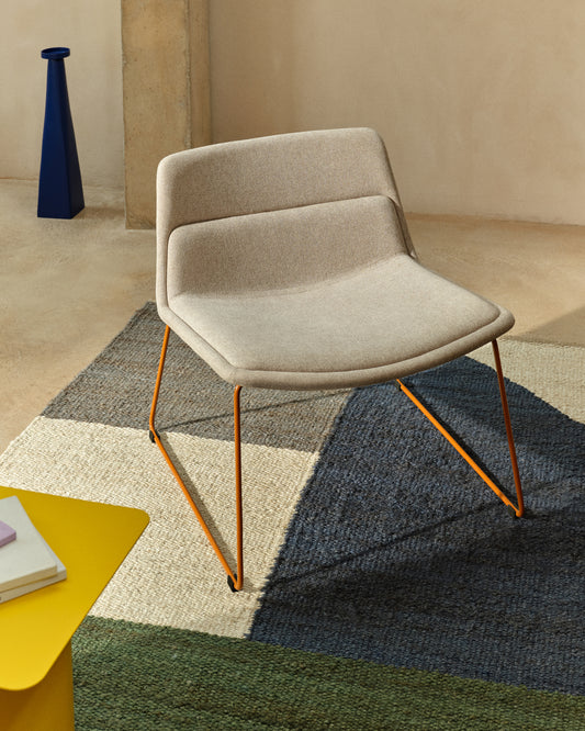 Zahara beige armchair with steel legs and FSC 100% terracotta finish