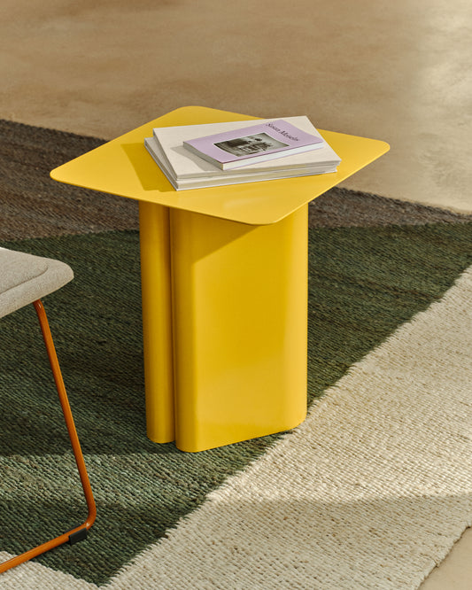 Arvin side table in yellow iron 42 x 42 cm