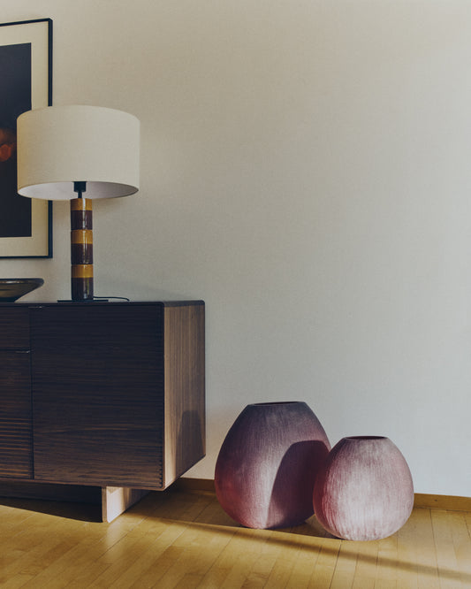 Rovena staklena vaza u bordo boji 33,5 cm