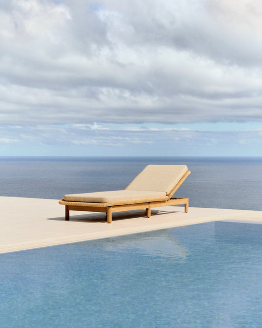 Galea lounge chair made of FSC 100% solid teak wood and synthetic rattan