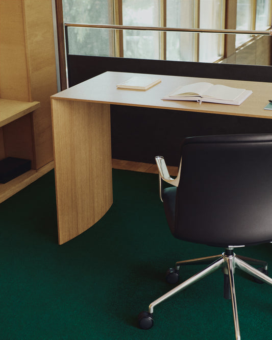 Litto desk in oak veneer FSC Mix Credit 140 x 60 cm