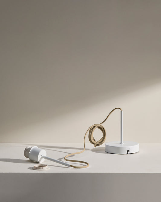 Fluvia metal lamp fitting in a white finish, 150 cm
