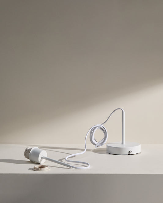 Fluvia metal lamp fitting in a white finish, 250 cm
