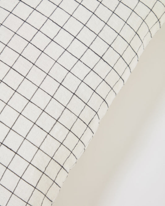 Maialen 100% linen cushion cover with white squares and black mesh 45 x 45 cm