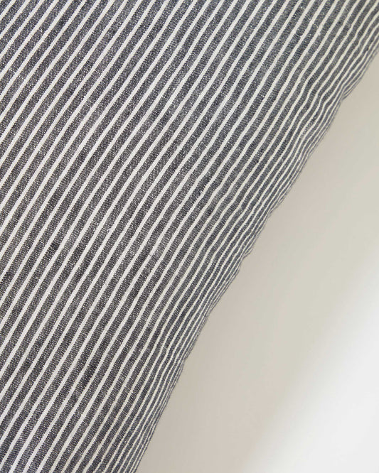 Marena 100% platnena navlaka za jastuke sa crno-belim prugama 45 x 45 cm